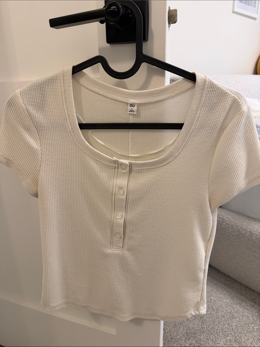 GU Cream Ribbed Henley Crop Top - Short Sleeve